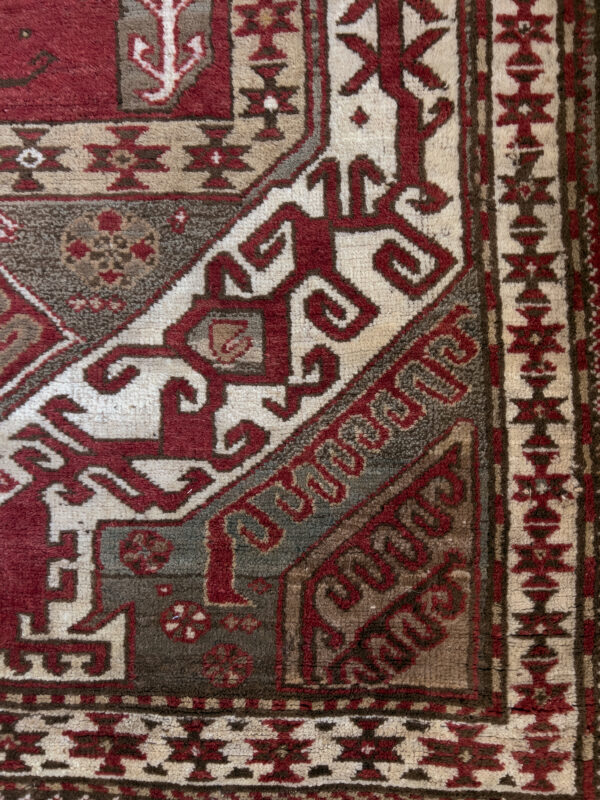 Kasim Ushag Rug - Image 2